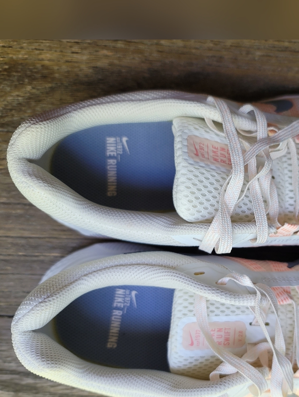 Nike Women's White & Peach Running Shoes - Picture 5 of 10